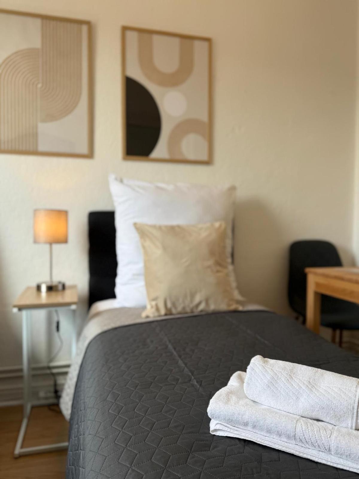 Tt Living Apartments Bonitas & Divinitas I 2 Schlafzimmer I Kueche I Vollbad I Waschmaschine Rellingen Buitenkant foto