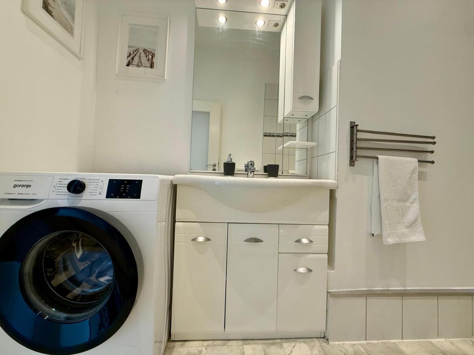Tt Living Apartments Bonitas & Divinitas I 2 Schlafzimmer I Kueche I Vollbad I Waschmaschine Rellingen Buitenkant foto