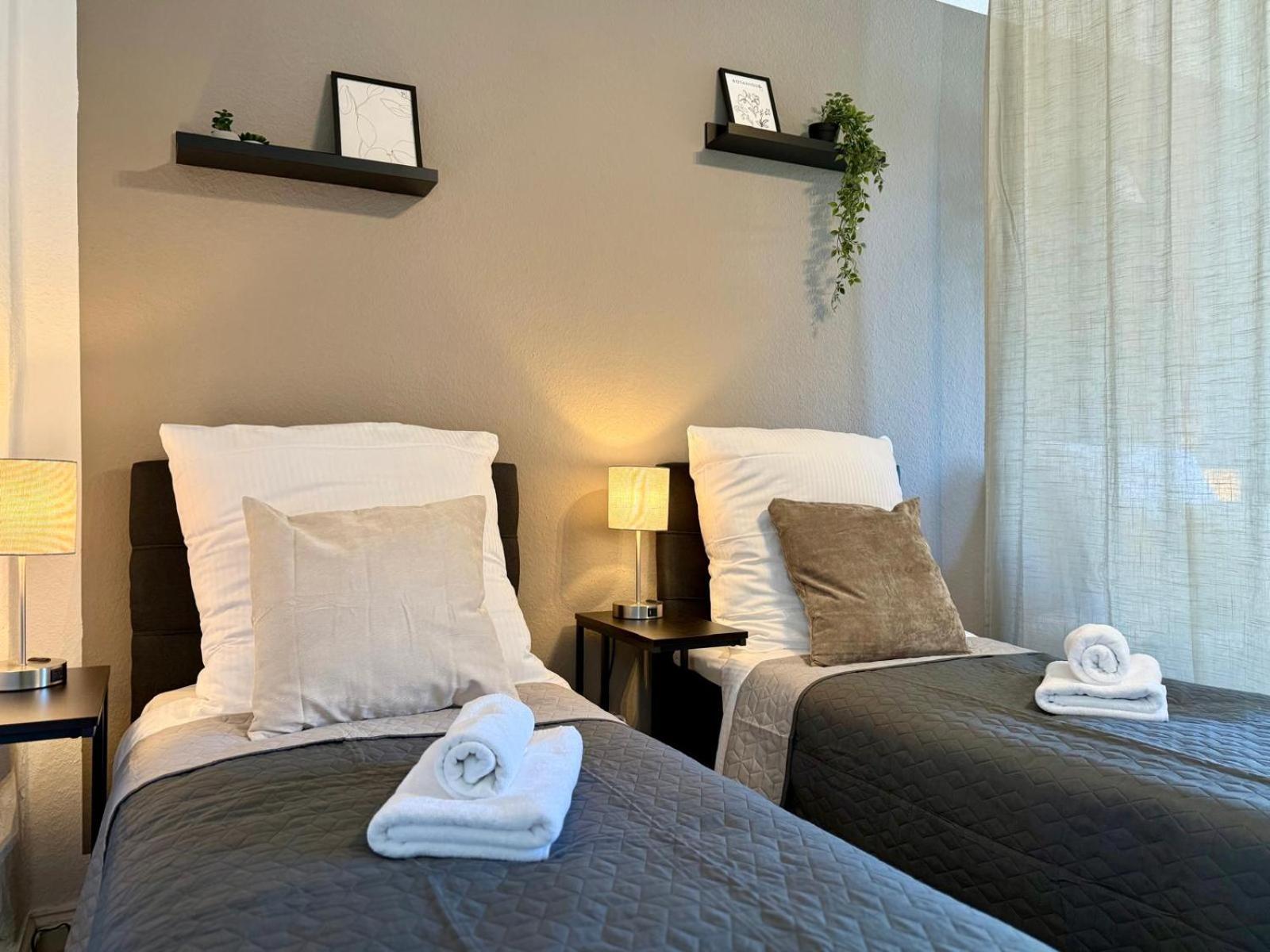 Tt Living Apartments Bonitas & Divinitas I 2 Schlafzimmer I Kueche I Vollbad I Waschmaschine Rellingen Buitenkant foto